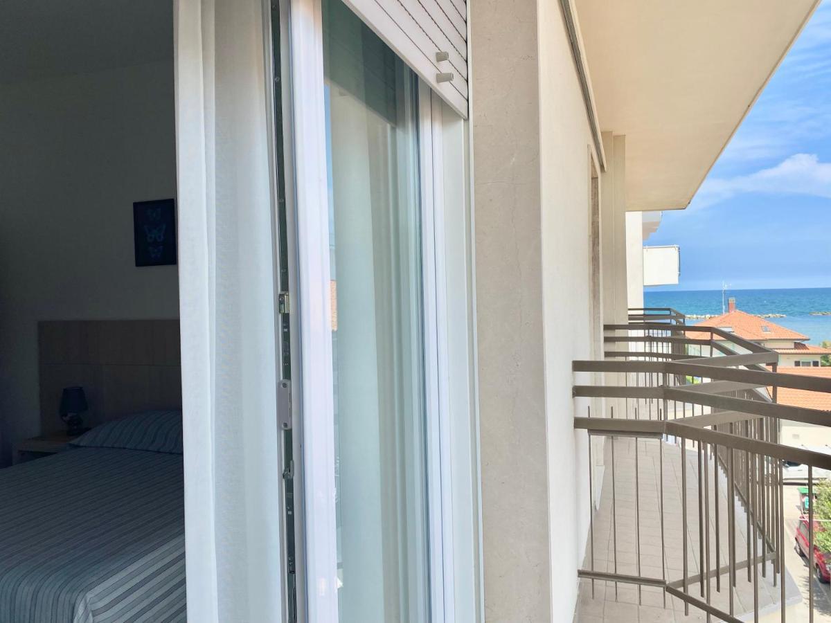 Santa Barbara Hotel & Apartments Беллария-Иджеа-Марина Экстерьер фото