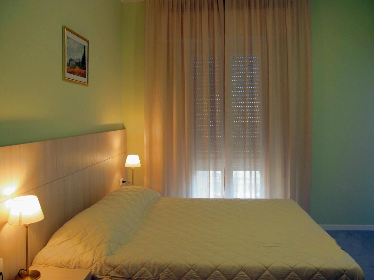 Santa Barbara Hotel & Apartments Беллария-Иджеа-Марина Экстерьер фото
