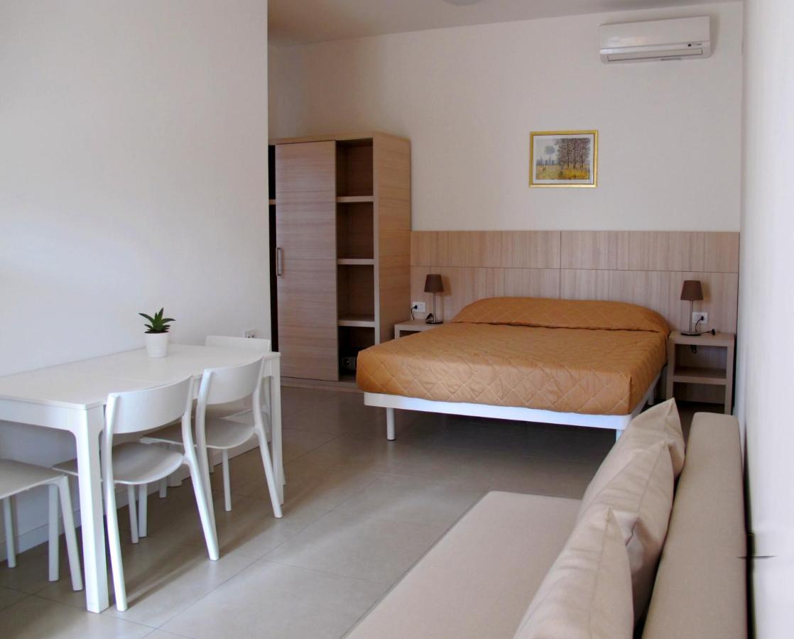 Santa Barbara Hotel & Apartments Беллария-Иджеа-Марина Экстерьер фото